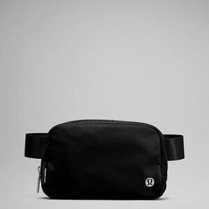NWOT Lululemon Everywhere Belt Bag 1L - Black